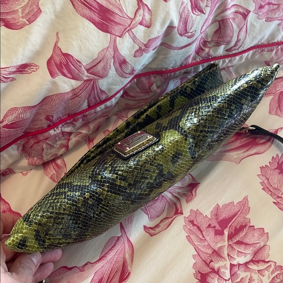 🌼Spring Bag Blowout🌼Dooney & Bourke Green Snake Print Women's Bag - Picture 13 of 14